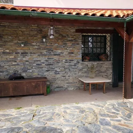 Local Madre De Cima Kır Evi Vinhais